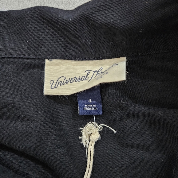 Universal Thread Long Sleeve Jumpsuit in Black Women’s Size 4 & 6 - Picture 5 of 11